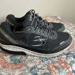 Gdefy Gravity Defyer size 13 sneaker